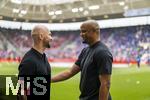 17.05.2025, Fussball 1. Bundesliga 2024/2025, 34. Spieltag,  TSG 1899 Hoffenheim - FC Bayern M�nchen, In der Pre-Zero-Arena Sinsheim. v.li: Trainer Christian Ilzer (Hoffenheim) mit Trainer Vincent Kompany (FC Bayern M�nchen) im Gespr�ch.