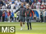 17.05.2025, Fussball 1. Bundesliga 2024/2025, 34. Spieltag,  TSG 1899 Hoffenheim - FC Bayern M�nchen, In der Pre-Zero-Arena Sinsheim. FCB-Staff jubelnd auf dem Platz nach dem Spiel, die Mannschaft des FC Bayern ist Deutscher Meister. re: Busfahrer Michael Lauerbach (FCB).