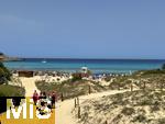 13.06.2024, Beliebtes Reiseziel der Deutschen, die Balearen-Insel Mallorca (Spanien).  Urlauber am Strand Cala Agulla bei Cala Ratjada,    