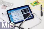 30.05.2025, Gesundheitswesen: elektronische Patientenakte auf dem Screen des Tabletts.