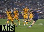 31.05.2025,  Fussball UEFA Championsleague Finale 2025:  Paris St. Germain - Inter Mailand, in der Allianz-Arena Mnchen.   v.l. Denzel Dumfries (Inter Mailand) gegen Khvicha Kvaratskhelia (FC Paris Saint-Germain) 
  

