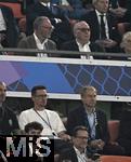 31.05.2025,  Fussball UEFA Championsleague Finale 2025:  Paris St. Germain - Inter Mailand, in der Allianz-Arena Mnchen.   v.l. Ex-Vorstandsvorsitzender Karl-Heinz Rummenigge (FC Bayern Mnchen) und Ehren-Prsident Uli Hoene (FC Bayern Mnchen, Hoeness) ber Jrgen Klinsmann (Deutschland).
  

