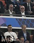31.05.2025,  Fussball UEFA Championsleague Finale 2025:  Paris St. Germain - Inter Mailand, in der Allianz-Arena Mnchen.   v.l. Ex-Vorstandsvorsitzender Karl-Heinz Rummenigge (FC Bayern Mnchen) und Ehren-Prsident Uli Hoene (FC Bayern Mnchen, Hoeness) ber Jrgen Klinsmann (Deutschland).
  

