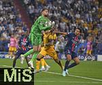 31.05.2025,  Fussball UEFA Championsleague Finale 2025:  Paris St. Germain - Inter Mailand, in der Allianz-Arena Mnchen.   Torwart Gianluigi Donnarumma (FC Paris Saint-Germain) fngt den Ball sicher
  

