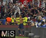 31.05.2025,  Fussball UEFA Championsleague Finale 2025:  Paris St. Germain - Inter Mailand, in der Allianz-Arena Mnchen.   Die Pariser Fans feiern Desire Doue (FC Paris Saint-Germain) 
  

