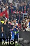 31.05.2025,  Fussball UEFA Championsleague Finale 2025:  Paris St. Germain - Inter Mailand, in der Allianz-Arena Mnchen.   Trainer Luis Enrique (FC Paris Saint-Germain) feiert mit den Fans
  

