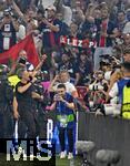 31.05.2025,  Fussball UEFA Championsleague Finale 2025:  Paris St. Germain - Inter Mailand, in der Allianz-Arena Mnchen.   Trainer Luis Enrique (FC Paris Saint-Germain) feiert mit den Fans
  

