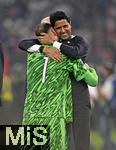 31.05.2025,  Fussball UEFA Championsleague Finale 2025:  Paris St. Germain - Inter Mailand, in der Allianz-Arena Mnchen.   Prsident Nasser Al-Khelaifi  (FC Paris Saint-Germain) jubelt mit Torwart Gianluigi Donnarumma (FC Paris Saint-Germain) 

