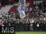 31.05.2025,  Fussball UEFA Championsleague Finale 2025:  Paris St. Germain - Inter Mailand, in der Allianz-Arena Mnchen.   Die Pariser Fans strmen den Platz
  

