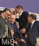 31.05.2025,  Fussball UEFA Championsleague Finale 2025:  Paris St. Germain - Inter Mailand, in der Allianz-Arena Mnchen. Ehrengste, Gianni Infantino (li, Prsident FIFA) begrt UEFA Prsident Aleksander Ceferin (re)



