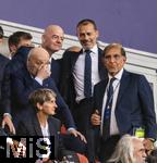31.05.2025,  Fussball UEFA Championsleague Finale 2025:  Paris St. Germain - Inter Mailand, in der Allianz-Arena Mnchen. li: Gianni Infantino (FIFA-Prsident), UEFA Prsident Aleksander Ceferin im Gesprch.
