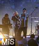 31.05.2025,  Fussball UEFA Championsleague Finale 2025:  Paris St. Germain - Inter Mailand, in der Allianz-Arena Mnchen. Erffnungs-Show mit der US-Band Linkin Park. Mike Shinoda, Emily Armstrong (Sngerin), Brad Delson, Dave Phoenix Farrell, Joe Hahn, Colin Brittain (Schlagzeug)
