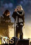 31.05.2025,  Fussball UEFA Championsleague Finale 2025:  Paris St. Germain - Inter Mailand, in der Allianz-Arena Mnchen. Erffnungs-Show mit der US-Band Linkin Park. Sngerin Emily Armstrong (Sngerin), 
