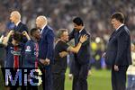 31.05.2025,  Fussball UEFA Championsleague Finale 2025:  Paris St. Germain - Inter Mailand, in der Allianz-Arena Mnchen. Siegerehrung des Championsleague-Siegers Paris St. Germain, Zur Gratulation haben sich eingefunden, v.re: Theodore Theodoridis (UEFA-Generalsekretr), Nasser Al-Khelaifi (Prsident Paris St. germain, UEFA-ExCo-Mitglied), Guiseppe Marotta (Prsident Inter Mailand), DFB Prsident Bernd Neuendorf (Deutschland), Vitinha (FC Paris Saint-Germain), Ousmane Dembele (FC Paris Saint-Germain), Trainer Luis Enrique (FC Paris Saint-Germain), 