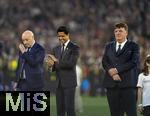 31.05.2025,  Fussball UEFA Championsleague Finale 2025:  Paris St. Germain - Inter Mailand, in der Allianz-Arena Mnchen. Siegerehrung des Championsleague-Siegers Paris St. Germain, Zur Gratulation haben sich eingefunden, v.re: Theodore Theodoridis (UEFA-Generalsekretr), Nasser Al-Khelaifi (Prsident Paris St. germain, UEFA-ExCo-Mitglied), Guiseppe Marotta (Prsident Inter Mailand), 