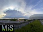 04.06.2025, Fussball UEFA Nations League 2024/25,  Halbfinale, Deutschland - Portugal, in der Allianz-Arena Mnchen. Gewitter braut sich ber dem Stadion zusammen