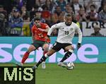 04.06.2025, Fussball UEFA Nations League 2024/25,  Halbfinale, Deutschland - Portugal, in der Allianz-Arena Mnchen. v.l. Pedro Neto (Portugal) gegen Leroy Sane (Deutschland) 