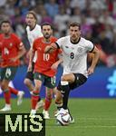 04.06.2025, Fussball UEFA Nations League 2024/25,  Halbfinale, Deutschland - Portugal, in der Allianz-Arena Mnchen. v.l. Bernardo Silva (Portugal) gegen Leon Goretzka (Deutschland) 