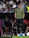 04.06.2025, Fussball UEFA Nations League 2024/25,  Halbfinale, Deutschland - Portugal, in der Allianz-Arena Mnchen. Trainer Julian Nagelsmann (Deutschland) nachdenklich. Co-Trainer Sandro Wagner (Deutschland) 