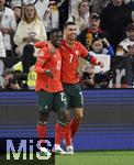 04.06.2025, Fussball UEFA Nations League 2024/25,  Halbfinale, Deutschland - Portugal, in der Allianz-Arena Mnchen. v.l. Nuno Mendes (Portugal) und Cristiano Ronaldo (Portugal) jubeln