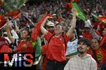 04.06.2025, Fussball UEFA Nations League 2024/25,  Halbfinale, Deutschland - Portugal, in der Allianz-Arena Mnchen. Die Fans aus Portugal feiern