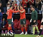 04.06.2025, Fussball UEFA Nations League 2024/25,  Halbfinale, Deutschland - Portugal, in der Allianz-Arena Mnchen. Joao Palhinha (Portugal) kommt fr Cristiano Ronaldo (Portugal) 