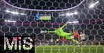 04.06.2025, Fussball UEFA Nations League 2024/25,  Halbfinale, Deutschland - Portugal, in der Allianz-Arena Mnchen. Kopfballtor zum 1:0 vom Florian Wirtz (re, Deutschland), Torwart Diogo Costa (Portugal) hechtet vergeblich dem Ball hinterher.
