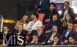 04.06.2025, Fussball UEFA Nations League 2024/25,  Halbfinale, Deutschland - Portugal, in der Allianz-Arena Mnchen. Ehrentribne, mit Ex-Nationalspieler Mats Hummels (oben mitte) mit Freundin Nicola Cavanis.  oben rechts: Lothar Matthus mit Begleitung Theresa Sommer, Stefan Reuter, Andreas Mller, 