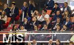 04.06.2025, Fussball UEFA Nations League 2024/25,  Halbfinale, Deutschland - Portugal, in der Allianz-Arena Mnchen. Ehrentribne, mit Ex-Nationalspieler Mats Hummels (oben mitte) mit Freundin Nicola Cavanis. unten links: Jamal Musiala (FC Bayern Mnchen) mit seiner Schwester Latisha. oben rechts: Lothar Matthus mit Begleitung Theresa Sommer, 