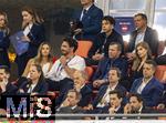 04.06.2025, Fussball UEFA Nations League 2024/25,  Halbfinale, Deutschland - Portugal, in der Allianz-Arena Mnchen. Ehrentribne, mit Ex-Nationalspieler Mats Hummels (oben mitte) mit Freundin Nicola Cavanis. oben rechts: Lothar Matthus mit Begleitung Theresa Sommer,  