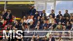 04.06.2025, Fussball UEFA Nations League 2024/25,  Halbfinale, Deutschland - Portugal, in der Allianz-Arena Mnchen. Ehrentribne, mit Ex-Nationalspieler Mats Hummels (oben mitte) mit Freundin Nicola Cavanis. unten links: Jamal Musiala (FC Bayern Mnchen) mit seiner Schwester Latisha. oben rechts: Lothar Matthus mit Begleitung Theresa Sommer, Stefan Reuter, Andreas Mller,   