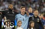 04.06.2025, Fussball UEFA Nations League 2024/25,  Halbfinale, Deutschland - Portugal, in der Allianz-Arena Mnchen. Aufstellung zur Nationalhymne, von links:  Jonathan Tah (Deutschland), Torwart Marc Andre ter-Stegen (Deutschland), Josua Kimmich (Deutschland) 