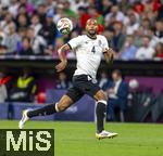 04.06.2025, Fussball UEFA Nations League 2024/25,  Halbfinale, Deutschland - Portugal, in der Allianz-Arena Mnchen. Jonathan Tah (Deutschland) am Ball 
