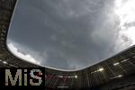 04.06.2025, Fussball UEFA Nations League 2024/25,  Halbfinale, Deutschland - Portugal, in der Allianz-Arena Mnchen. Vor dem Spiel bilden sich starke Gewitterwolken ber dem Stadion.