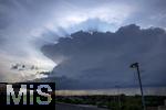 04.06.2025, Fussball UEFA Nations League 2024/25,  Halbfinale, Deutschland - Portugal, in der Allianz-Arena Mnchen. Vor dem Spiel bilden sich starke Gewitterwolken nahe des Stadions.