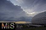 04.06.2025, Fussball UEFA Nations League 2024/25,  Halbfinale, Deutschland - Portugal, in der Allianz-Arena Mnchen. Vor dem Spiel bilden sich starke Gewitterwolken nahe des Stadions.