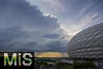 04.06.2025, Fussball UEFA Nations League 2024/25,  Halbfinale, Deutschland - Portugal, in der Allianz-Arena Mnchen. Vor dem Spiel bilden sich starke Gewitterwolken nahe des Stadions.