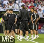 04.06.2025, Fussball UEFA Nations League 2024/25,  Halbfinale, Deutschland - Portugal, in der Allianz-Arena Mnchen. Vor dem Spiel, li: David Raum (Deutschland) mitte: Nick Woltemade (Deutschland) re: Robin Koch (Deutschland) 