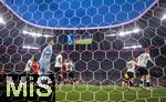 04.06.2025, Fussball UEFA Nations League 2024/25,  Halbfinale, Deutschland - Portugal, in der Allianz-Arena Mnchen. li: Torwart Marc Andre ter-Stegen (Deutschland) konzentriert.