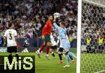 04.06.2025, Fussball UEFA Nations League 2024/25,  Halbfinale, Deutschland - Portugal, in der Allianz-Arena Mnchen. Cristiano Ronaldo (Portugal) gegen Torwart Marc Andre ter-Stegen (Deutschland) 