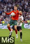 04.06.2025, Fussball UEFA Nations League 2024/25,  Halbfinale, Deutschland - Portugal, in der Allianz-Arena Mnchen. Robin Koch (Deutschland) gegen Cristiano Ronaldo (Portugal) 
