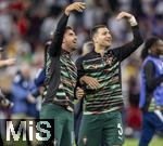 04.06.2025, Fussball UEFA Nations League 2024/25,  Halbfinale, Deutschland - Portugal, in der Allianz-Arena Mnchen. v.li: Ruben Neves (Portugal) und Diogo Dalot (Portugal) nach dem Spiel jubelnd 