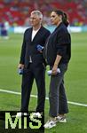 05.06.2025, Fussball UEFA Nations League 2024/25,  Halbfinale, Spanien - Frankreich, in der MHP-Arena Stuttgart, Bastian Schweinsteiger und TV Moderatorin Esther Sedlaczek (beide Deutschland).