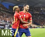 05.06.2025, Fussball UEFA Nations League 2024/25,  Halbfinale, Spanien - Frankreich, in der MHP-Arena Stuttgart, Mikel Merino (Spanien) jubelt mit Lamine Yamal (Spanien) .