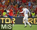 05.06.2025, Fussball UEFA Nations League 2024/25,  Halbfinale, Spanien - Frankreich, in der MHP-Arena Stuttgart, v.l. Nico Williams (Spanien) und Theo Hernandez (Frankreich) 