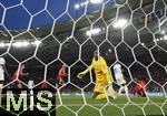 05.06.2025, Fussball UEFA Nations League 2024/25,  Halbfinale, Spanien - Frankreich, in der MHP-Arena Stuttgart, Torwart Mike Maignan (Frankreich) kassiertt das 1:0 von Nico Williams (Spanien) 