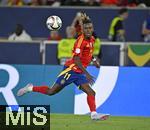 05.06.2025, Fussball UEFA Nations League 2024/25,  Halbfinale, Spanien - Frankreich, in der MHP-Arena Stuttgart, Nico Williams (Spanien) am Ball.