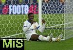 05.06.2025, Fussball UEFA Nations League 2024/25,  Halbfinale, Spanien - Frankreich, in der MHP-Arena Stuttgart, Ousmane Dembele (Frankreich) am Boden