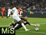 05.06.2025, Fussball UEFA Nations League 2024/25,  Halbfinale, Spanien - Frankreich, in der MHP-Arena Stuttgart, v.l. Ousmane Dembele (Frankreich) gegen Torwart Simon Unai (Spanien) 