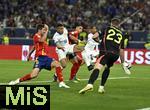 05.06.2025, Fussball UEFA Nations League 2024/25,  Halbfinale, Spanien - Frankreich, in der MHP-Arena Stuttgart, Eigentor von Daniel Vivian (Spanien) v.l. Daniel Vivian (Spanien), Kylian Mbappe (Frankreich) und Torwart Simon Unai (Spanien) 